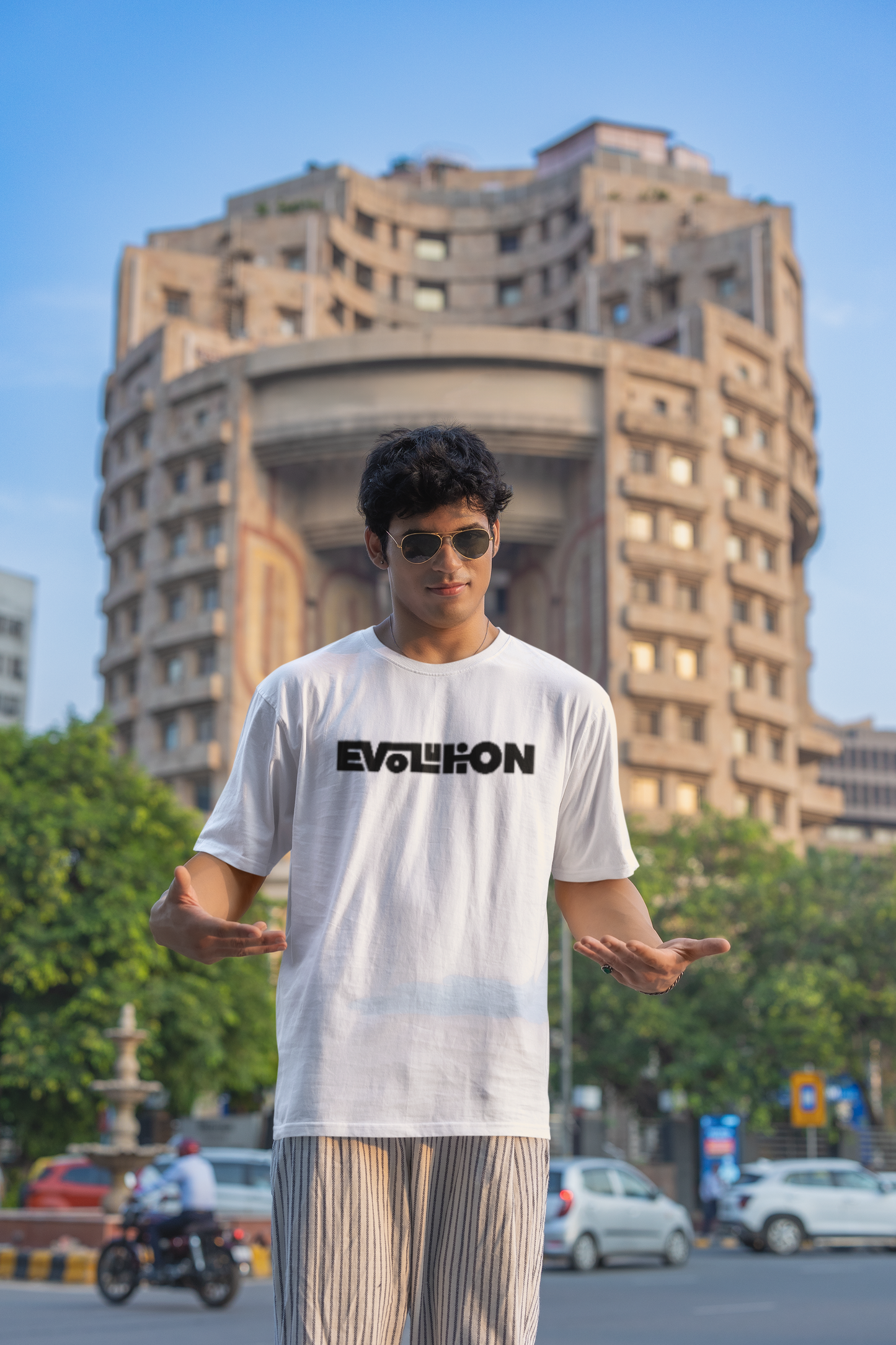 Evolution - Oversized T-Shirt
