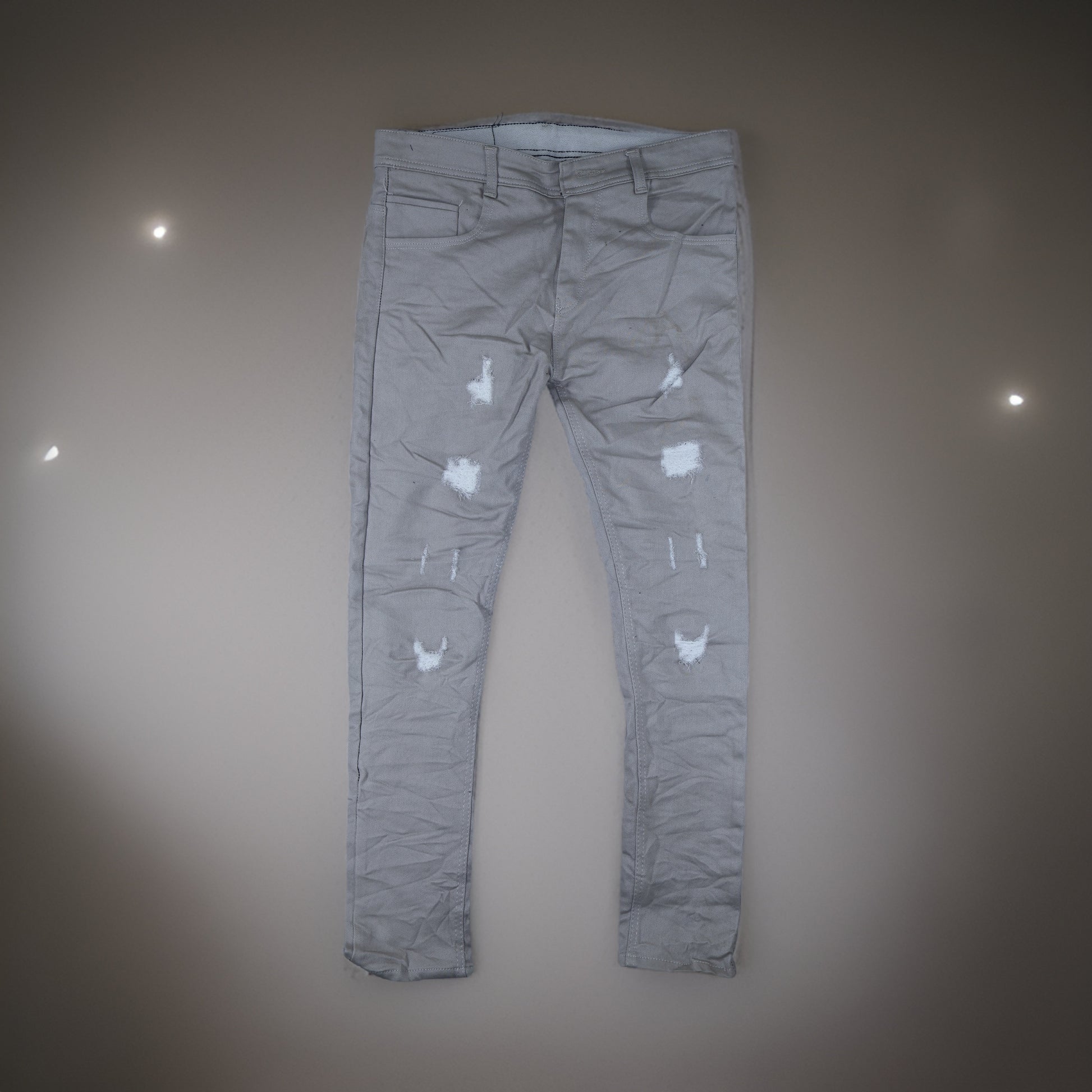 Distressed Denim Jeans - arkkart