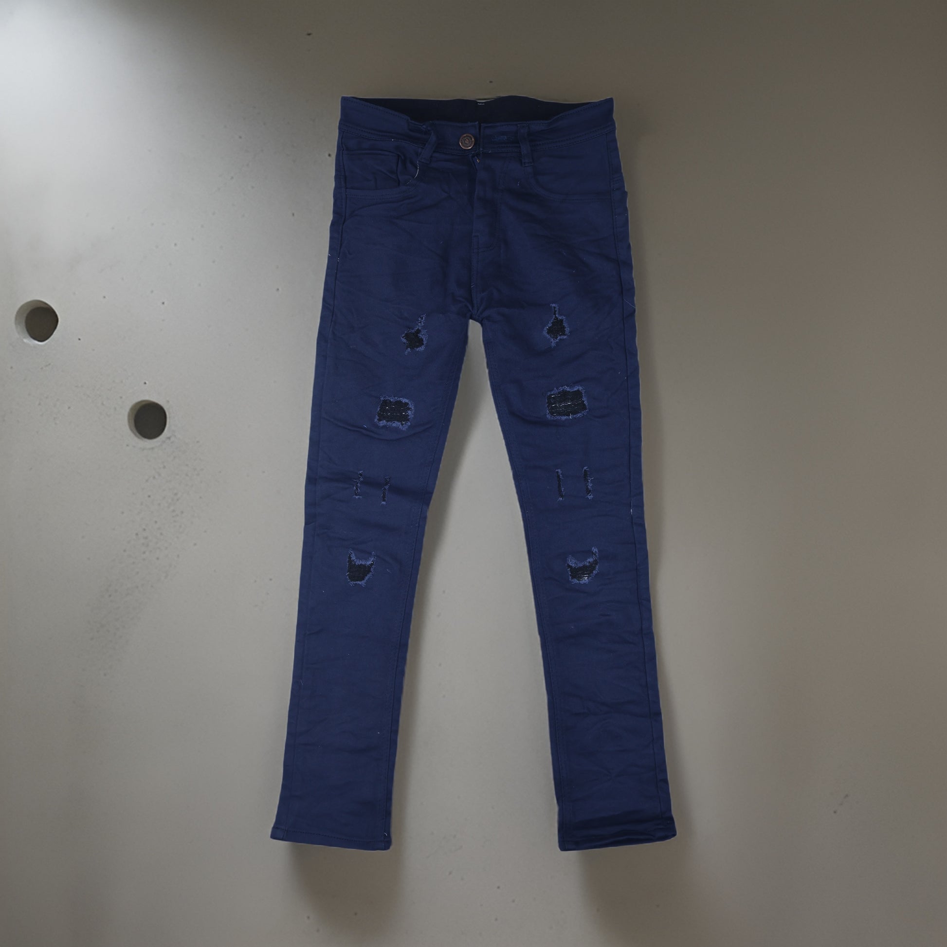 Distressed Denim Jeans - arkkart